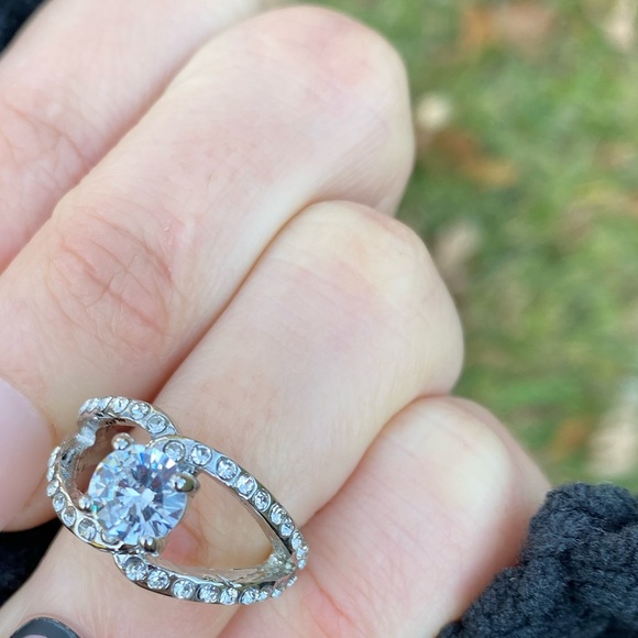 New Infinity 925 Silver Round Cut Ring Size 6-1 - Picture 2 of 3